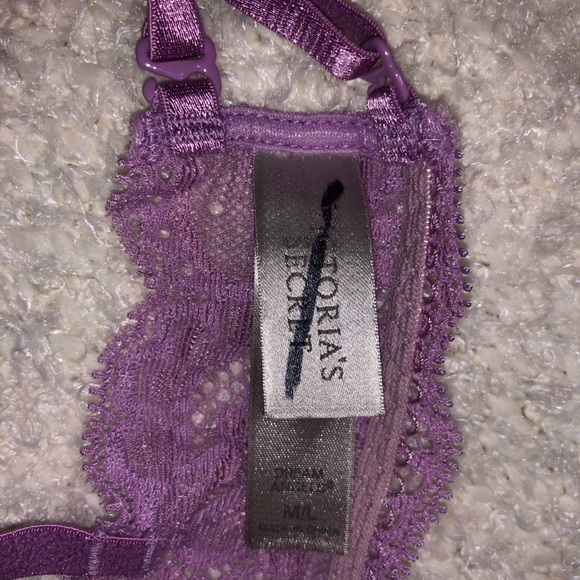 Victoria’s Secret Garter Belt - Picture 5 of 5